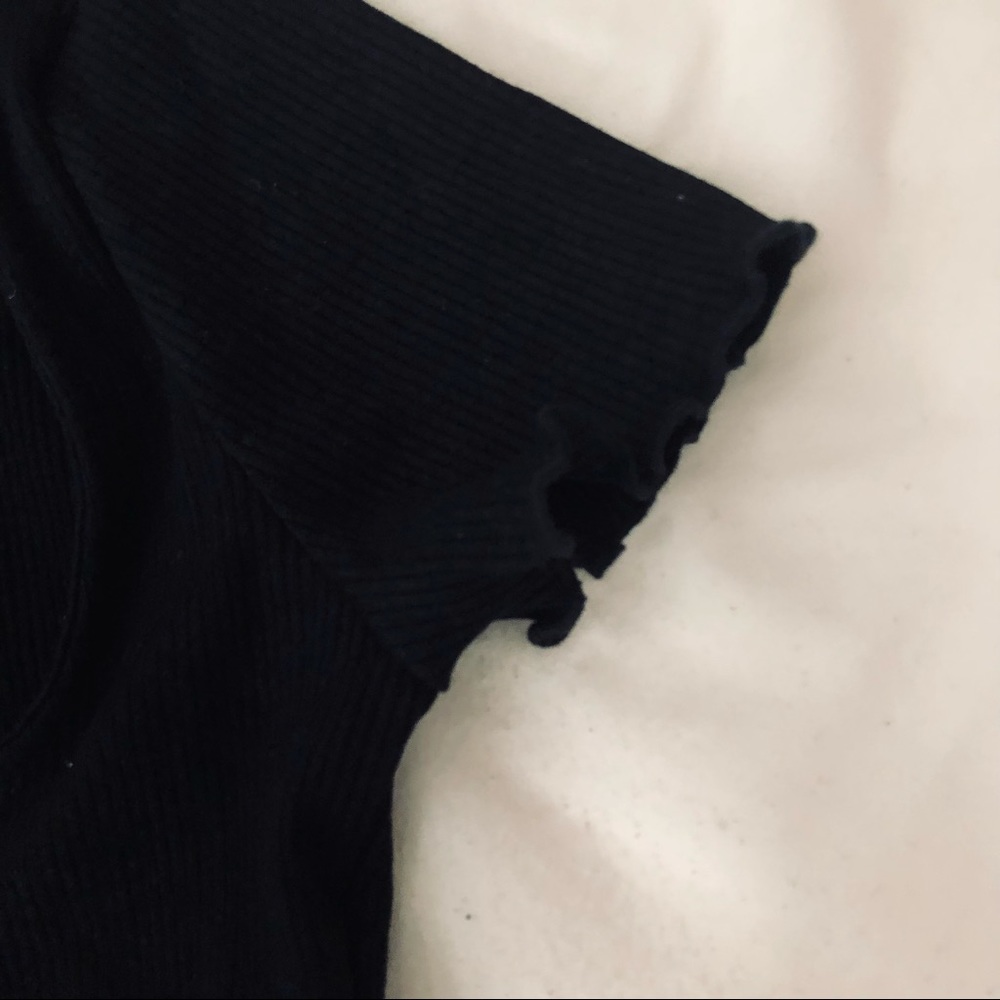 Crop top - Picture 2 of 3